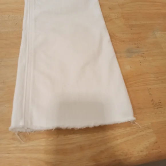 J Crew Flare Crop Jean in White Denim Signature Stretch Women's 25 - Picture 2 of 16